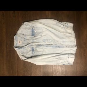 Levi’s button up